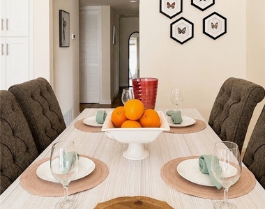 20464 Collegewood Drive - Photo Thumbnail 4