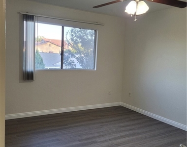 4031 Howard - Photo Thumbnail 3