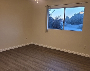 4031 Howard - Photo Thumbnail 6