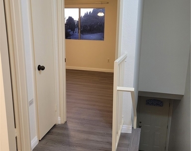 4031 Howard - Photo Thumbnail 10