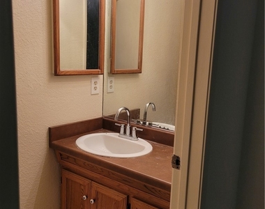 4031 Howard - Photo Thumbnail 12