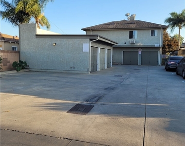 4031 Howard - Photo Thumbnail 2