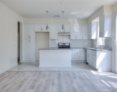 2151 Citrus - Photo Thumbnail 6