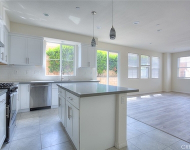 2151 Citrus - Photo Thumbnail 9