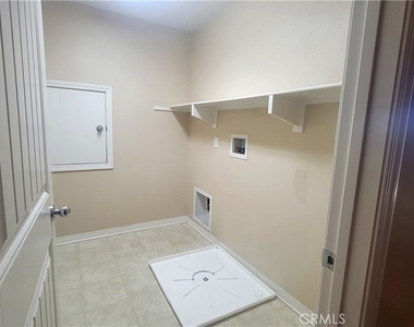 7426 Silver Saddle Court - Photo Thumbnail 4