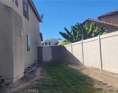 7426 Silver Saddle Court - Photo Thumbnail 11