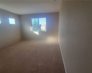 7426 Silver Saddle Court - Photo Thumbnail 9