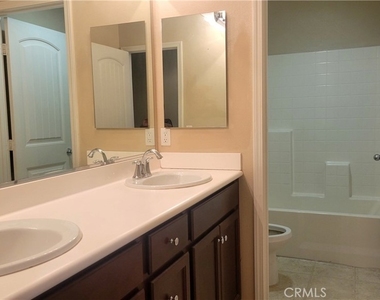 7426 Silver Saddle Court - Photo Thumbnail 3