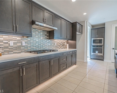 2041 Cork Oak Street - Photo Thumbnail 9