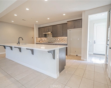 2041 Cork Oak Street - Photo Thumbnail 12