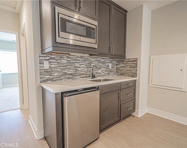 2041 Cork Oak Street - Photo Thumbnail 21