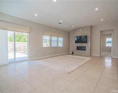 2041 Cork Oak Street - Photo Thumbnail 11
