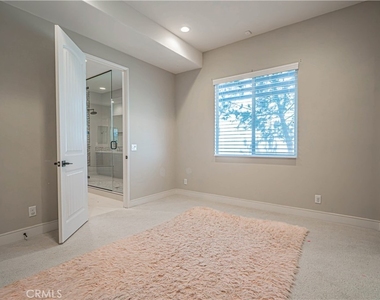 2041 Cork Oak Street - Photo Thumbnail 7