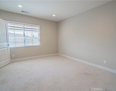 2041 Cork Oak Street - Photo Thumbnail 23