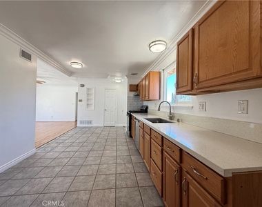 2234 Caldwell Avenue - Photo Thumbnail 3