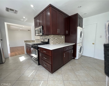 12811 Cumpston - Photo Thumbnail 6