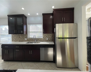 12811 Cumpston - Photo Thumbnail 4
