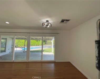 12811 Cumpston - Photo Thumbnail 11