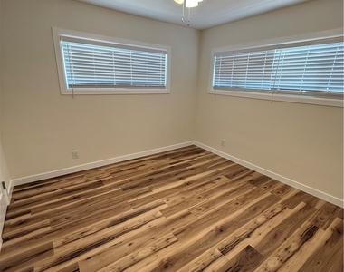 25044 Walnut - Photo Thumbnail 8