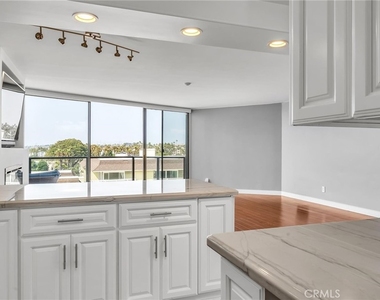 531 Esplanade - Photo Thumbnail 4