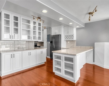 531 Esplanade - Photo Thumbnail 6