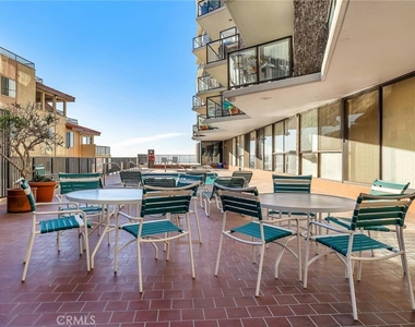 531 Esplanade - Photo Thumbnail 25