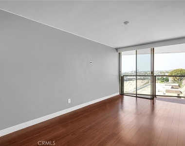 531 Esplanade - Photo Thumbnail 19