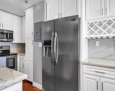 531 Esplanade - Photo Thumbnail 5