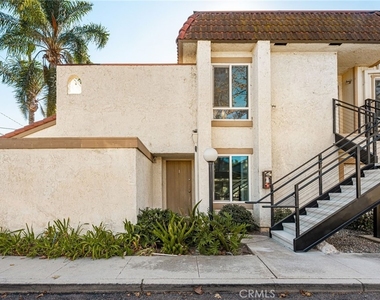 2565 Santa Ana Ave - Photo Thumbnail 2