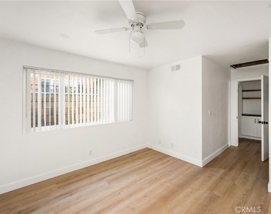 2565 Santa Ana Ave - Photo Thumbnail 30