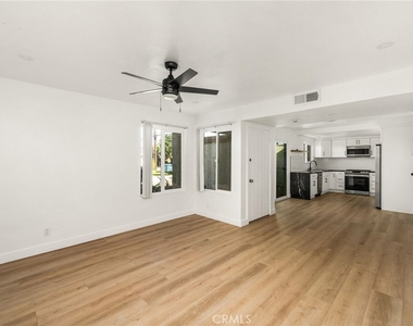 2565 Santa Ana Ave - Photo Thumbnail 10
