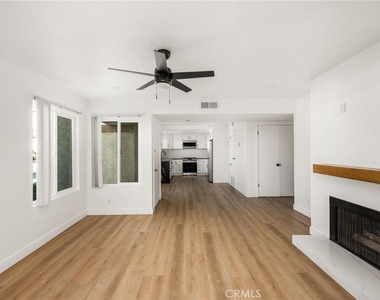 2565 Santa Ana Ave - Photo Thumbnail 9