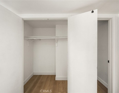 2565 Santa Ana Ave - Photo Thumbnail 23