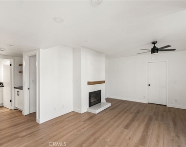 2565 Santa Ana Ave - Photo Thumbnail 6