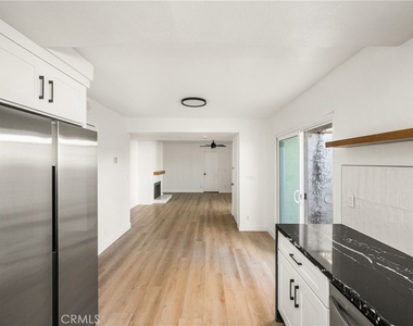2565 Santa Ana Ave - Photo Thumbnail 16