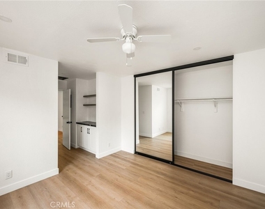 2565 Santa Ana Ave - Photo Thumbnail 31