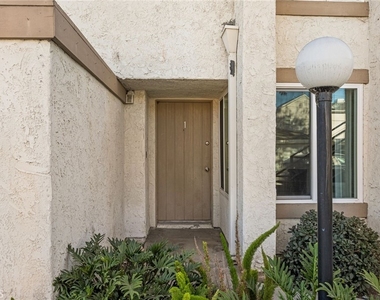 2565 Santa Ana Ave - Photo Thumbnail 4