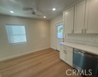 321 S Colfax - Photo Thumbnail 3
