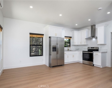 13756 Penn Street - Photo Thumbnail 3