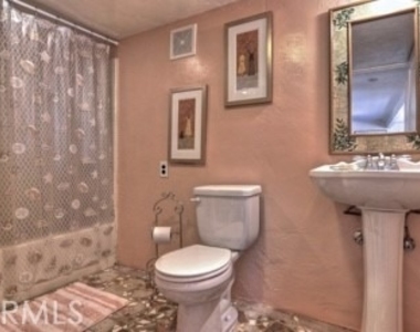 31648 Florence - Photo Thumbnail 9