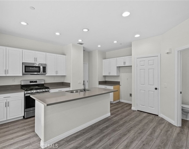 6 Lindenwood - Photo Thumbnail 8