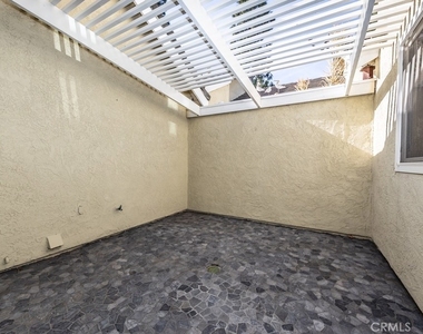 4711 E Fairfield Street - Photo Thumbnail 4