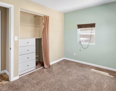905 Grossmont Avenue - Photo Thumbnail 20