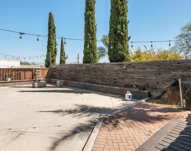 905 Grossmont Avenue - Photo Thumbnail 25