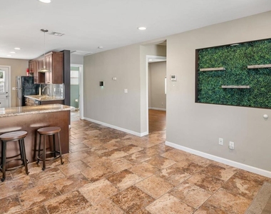 905 Grossmont Avenue - Photo Thumbnail 4