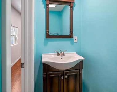 905 Grossmont Avenue - Photo Thumbnail 17