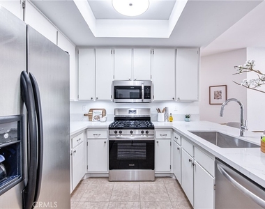 221 S Oak Knoll Avenue - Photo Thumbnail 11