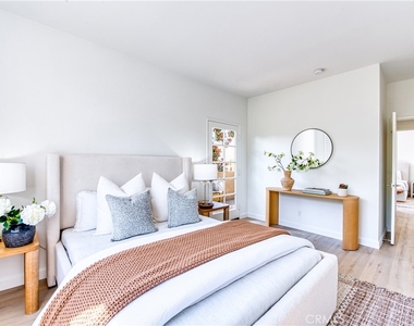 221 S Oak Knoll Avenue - Photo Thumbnail 15