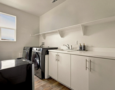 28533 Foothill Way - Photo Thumbnail 14