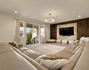 28533 Foothill Way - Photo Thumbnail 9